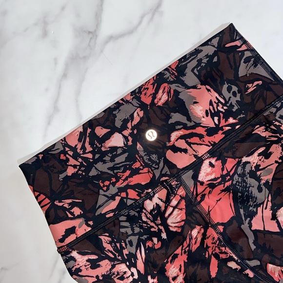 Lululemon Discontinued Leggings 25” inseam - Picture 6 of 16